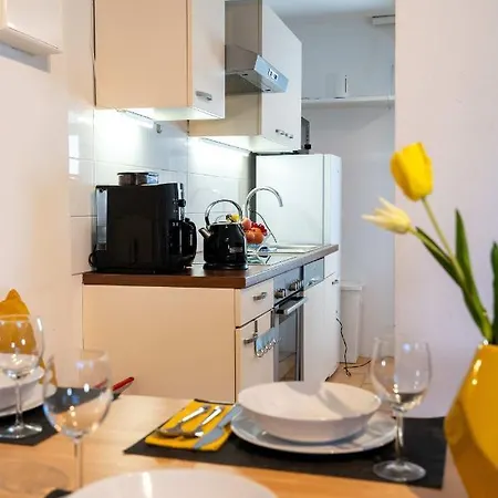 Spacious Apartment In Urban Location Hamburg Exterior photo