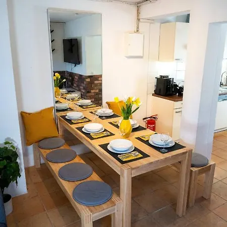 Spacious Apartment In Urban Location Hamburg Exterior photo