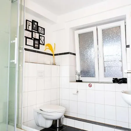 Spacious Apartment In Urban Location Hamburg Exterior photo